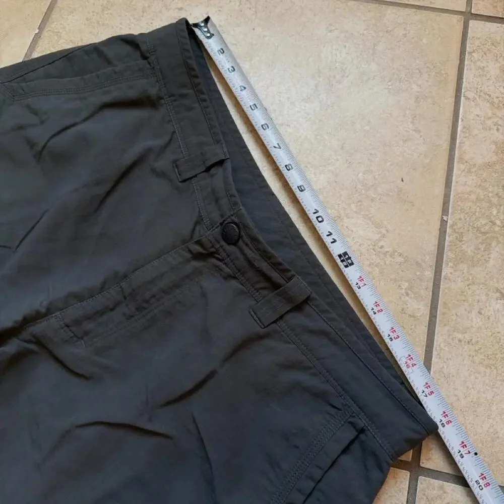 The North Face Athletic Cargo Shorts - Size 36